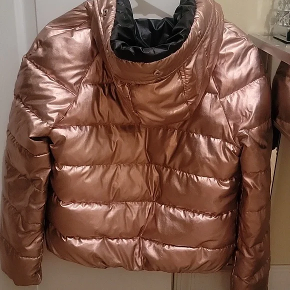 Victoria's Secret Women's Shiny Rose Gold Puffer Jacket. Size Small. - Picture 2 of 12